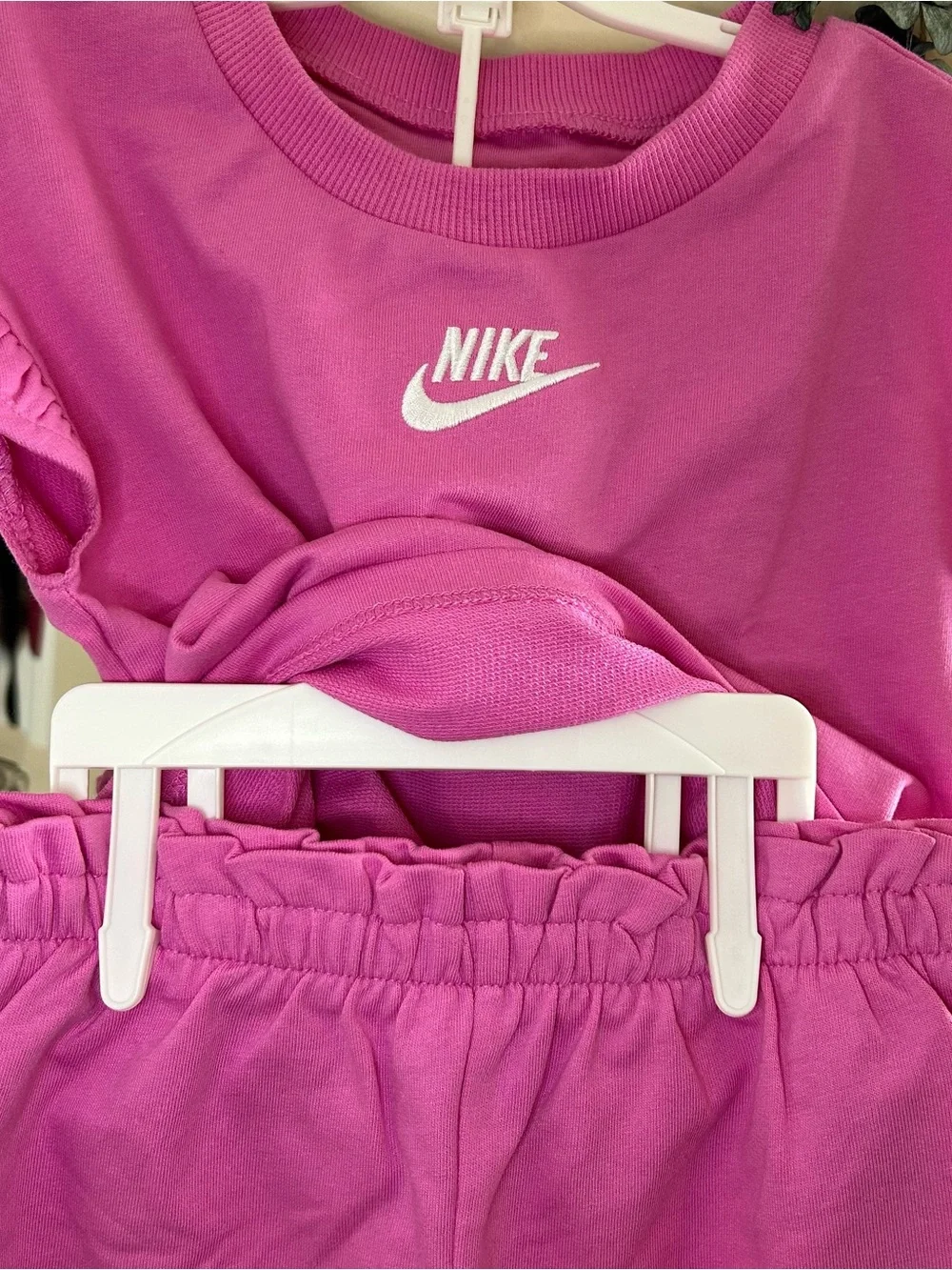 Nike Girls Pink Logo Tee - Picture 2 of 3